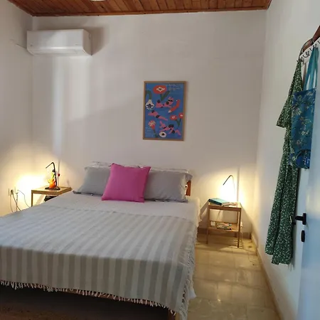 Sηαντι 100m From Sandy Halikounas