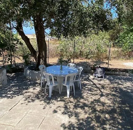 Sηαντι 100m From Sandy Halikounas