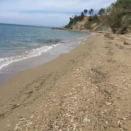 SΗΑΝΤΙ country house 100m from sandy beach Hébergement de vacances