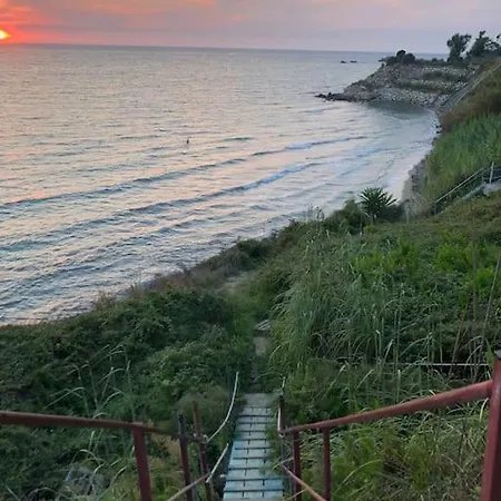 SΗΑΝΤΙ country house 100m from sandy beach *