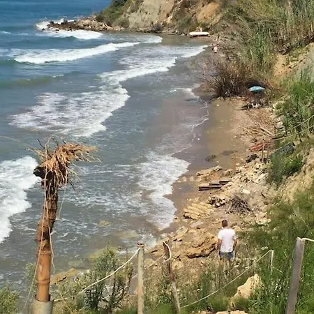 SΗΑΝΤΙ country house 100m from sandy beach