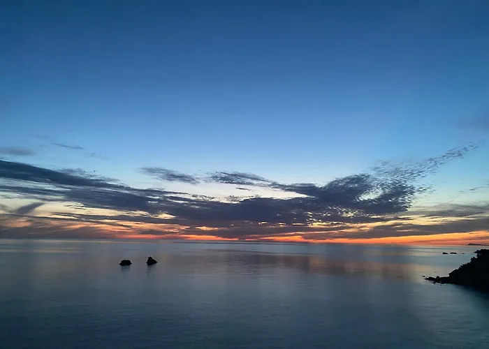 Sηαντι 100m From Sandy Halikounas